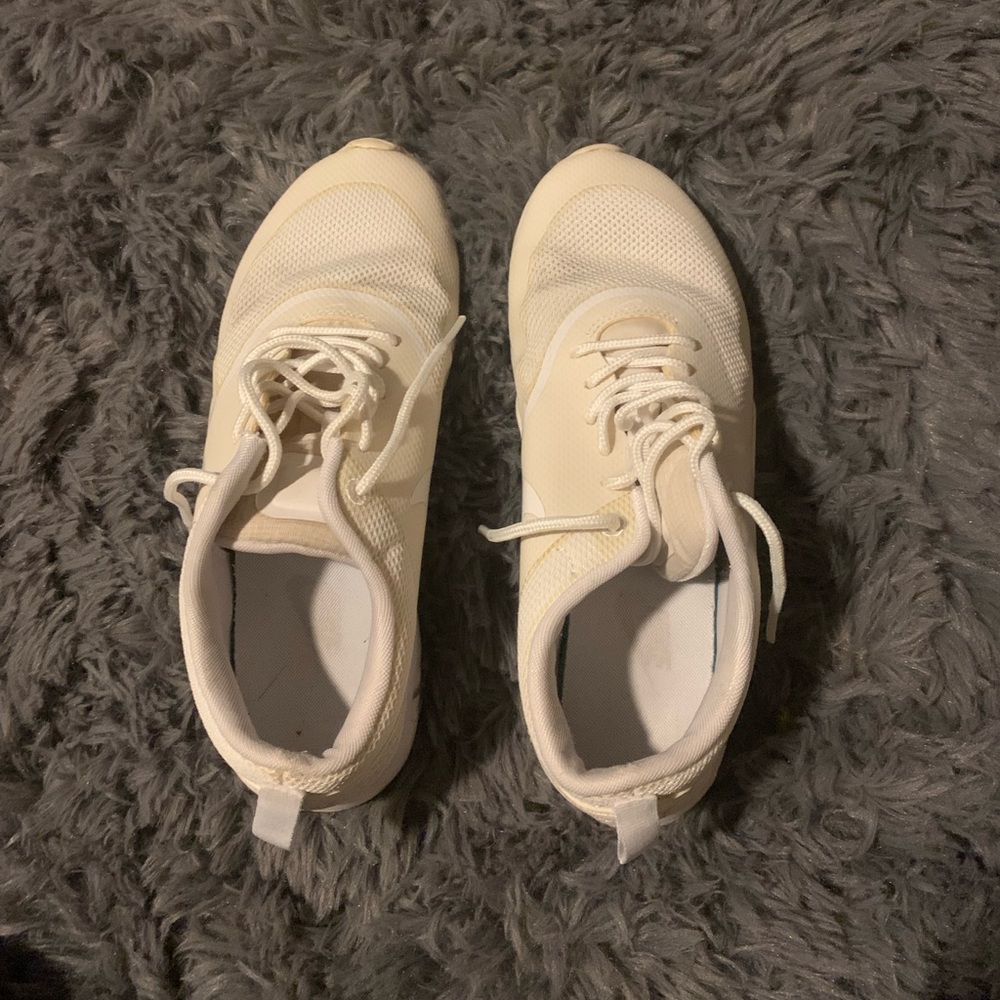 White Nike Thea